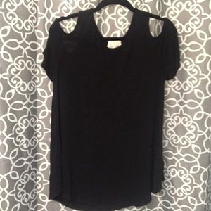 Cold shoulder tee